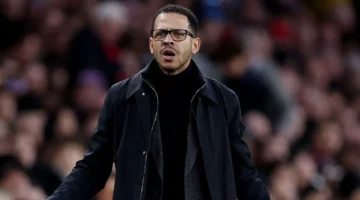 مخاوف داخل مجلس إدارة تشيلسي تضع مستقبل ليام روزينيور في دائرة الشك